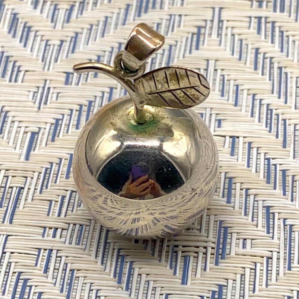 Vintage sterling silver apple motif harmony bell pendant 🍎